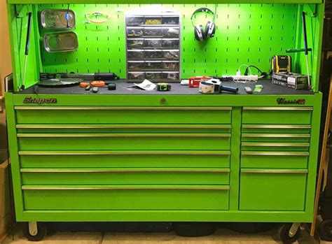 tool box with top hutch